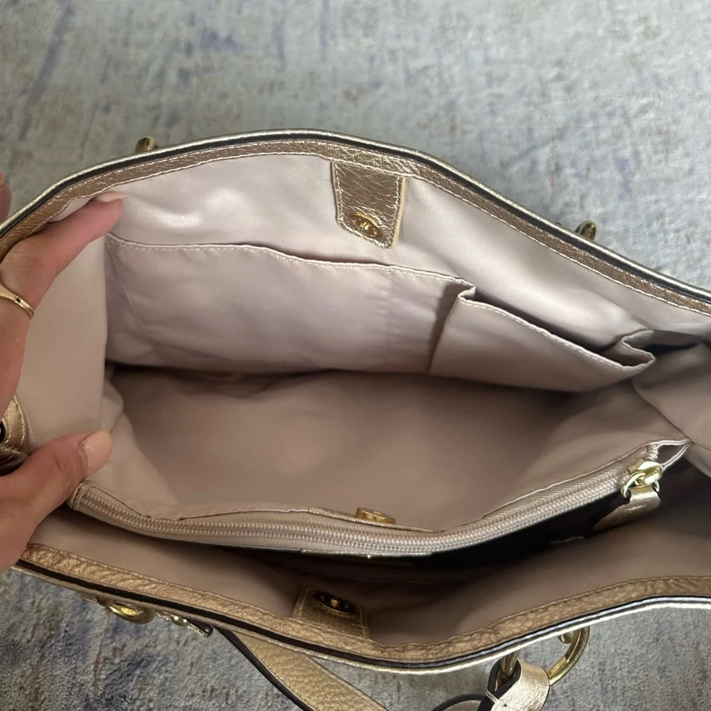 Coach Cream Canvas Shoulder Bag - Picture 4 of 5